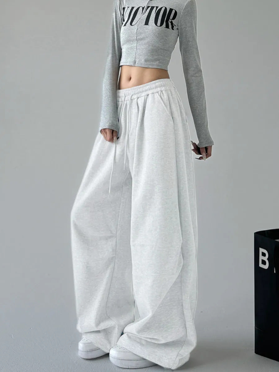Wide women's jogger pants with elastic waistband Lune London