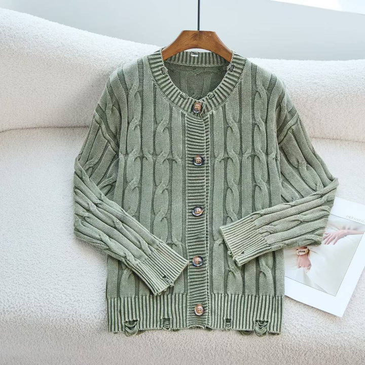 Cardigan pour femmes avec un design en câble élégant et des détails de bouton en bois Chic & Stil