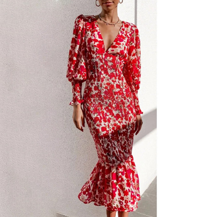 Robes Bodycon pour femmes avec ourlet volanté et motif floral glamour Chic & Stil