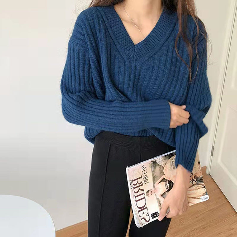 Viscose sweater for women with V-neck and ribbed design Lune London