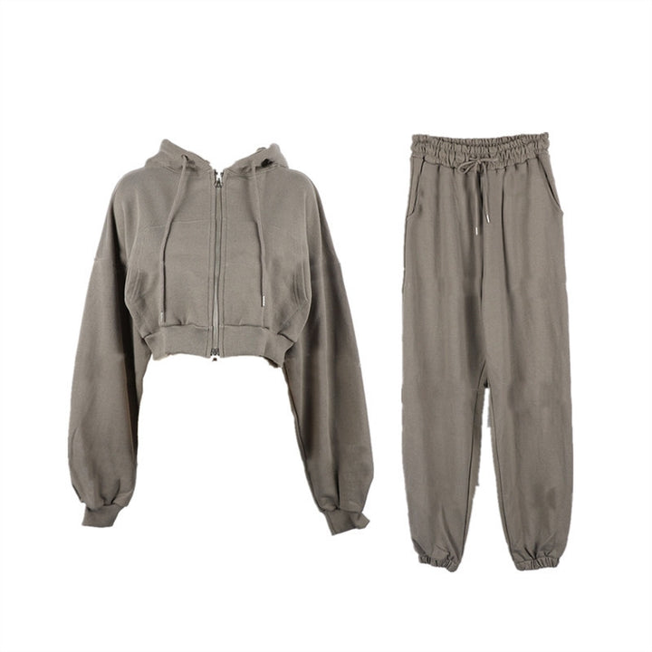 Ensemble décontracté pour femmes avec crop hoodie et joggers Chic & Stil