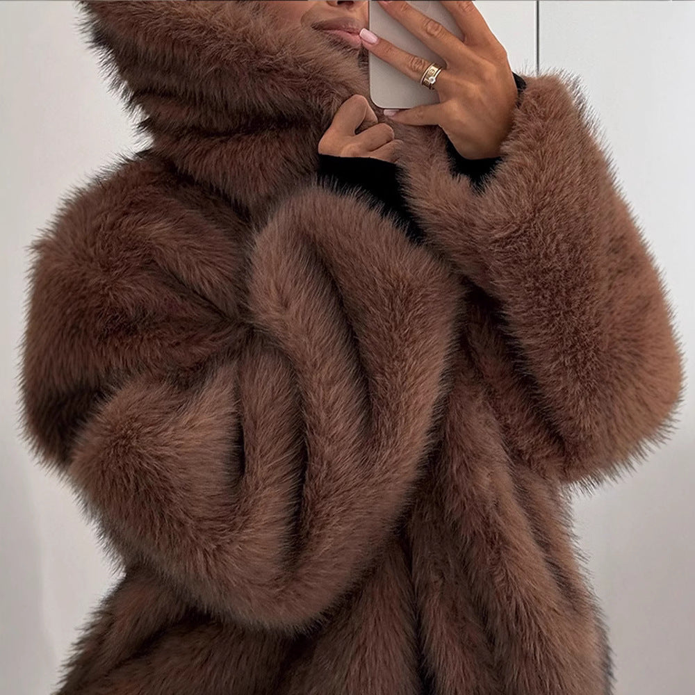 Stylish faux fur coat for women with wide collar Lune London