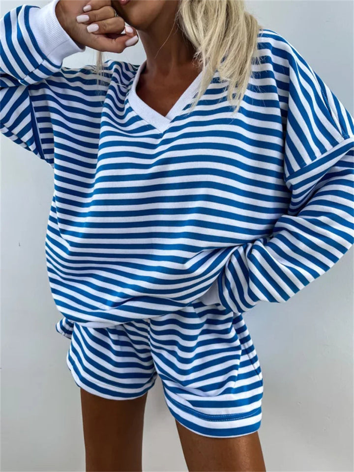 Casual outfit for women with oversized V-neck sweater and shorts Lune London