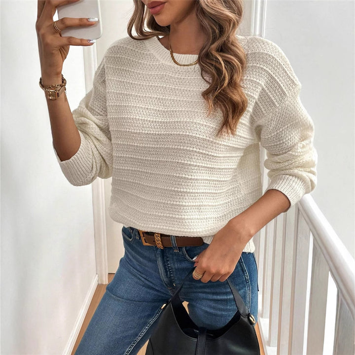 Women’s knit V-neck sweater with decorative bow element Lune London