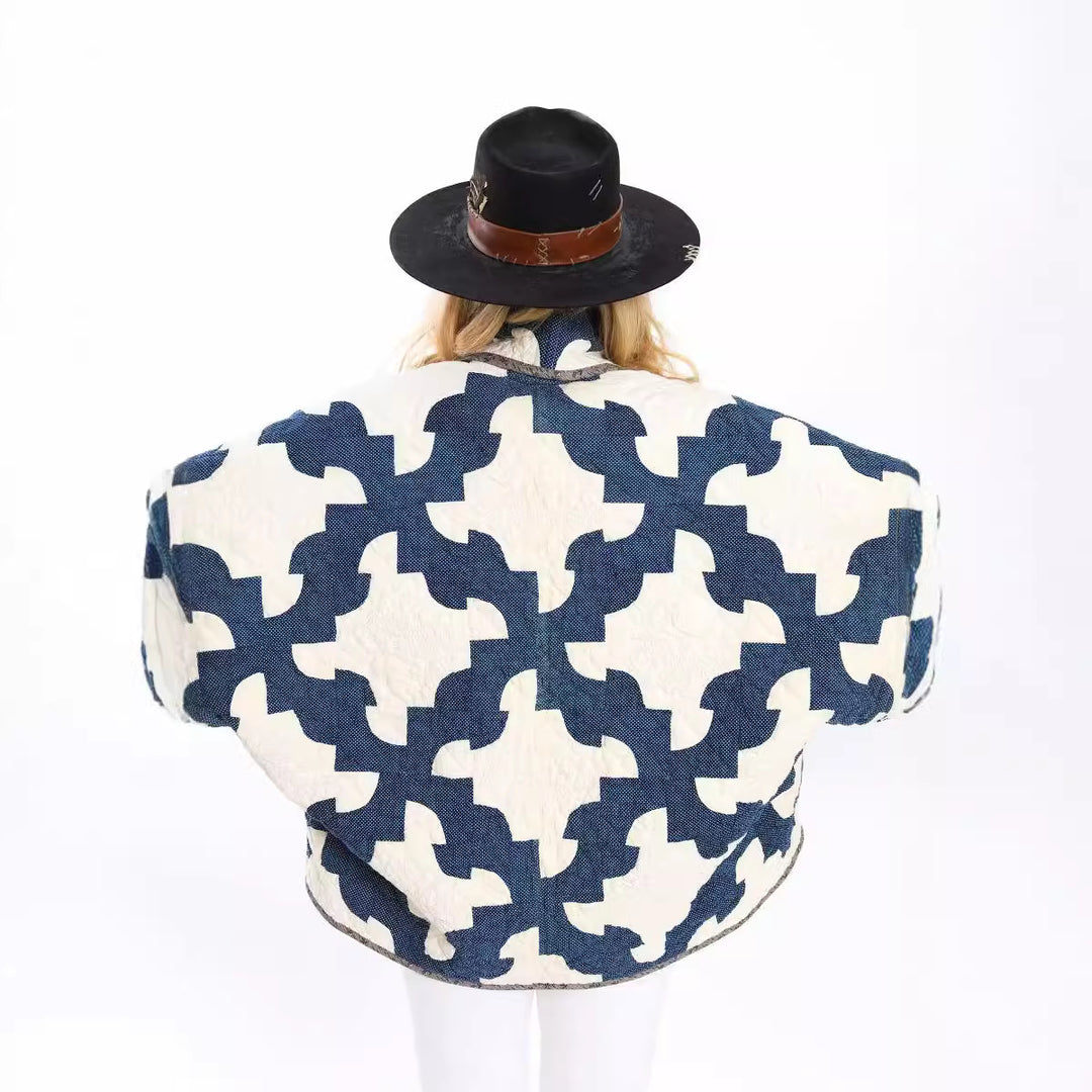 Veste matelassée pour femmes avec des motifs géométriques modernes et un matériau léger Chic & Stil