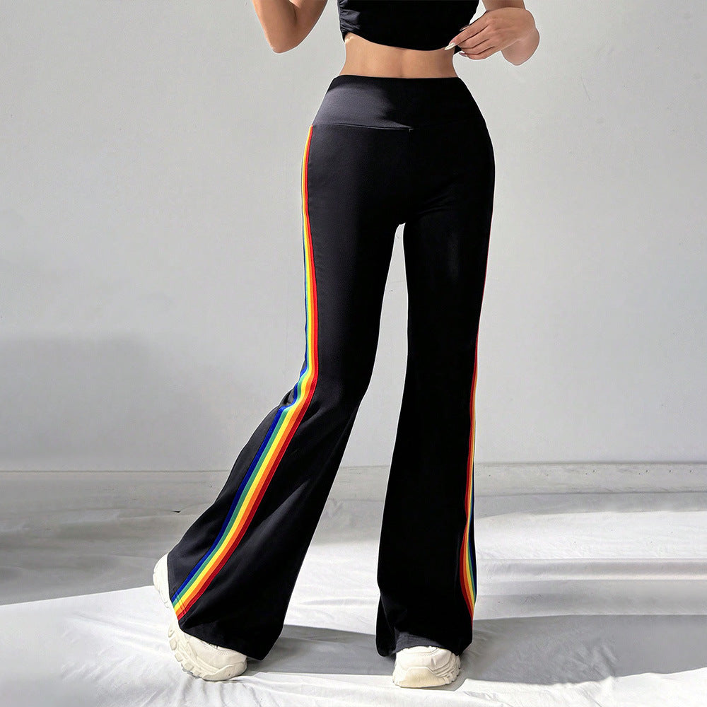 Pantalons de sport ajustés pour femmes avec bandes latérales Chic & Stil