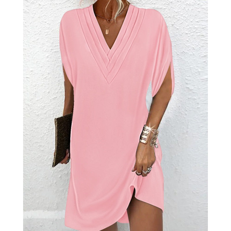 Elegant dress for women with V-neck, side slits and relaxed fit Lune London