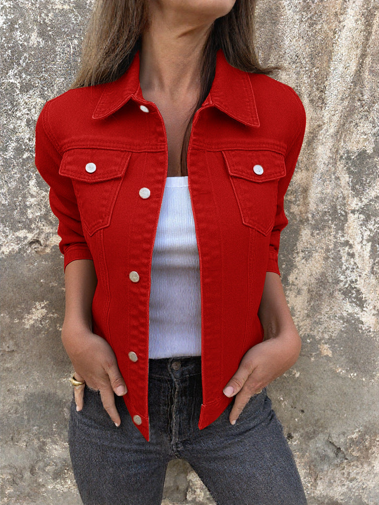 Veste en denim pour femmes au style moderne avec des poches poitrine pratiques Chic & Stil