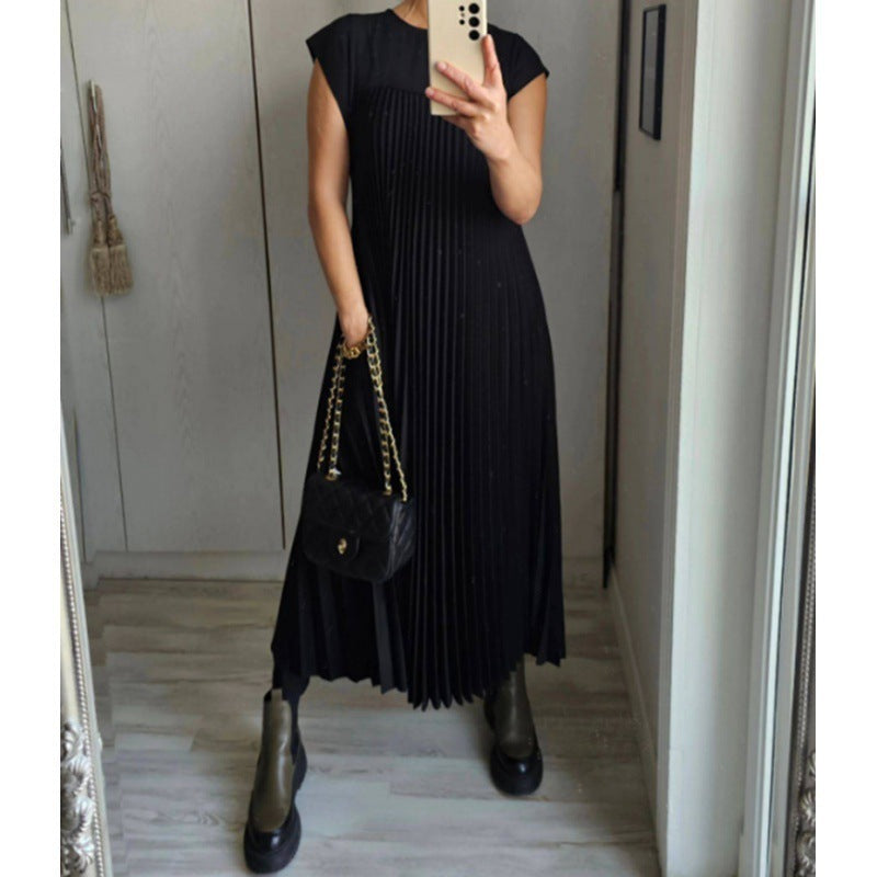 Maxi dress for women with pleated details and side pockets Style and elegance