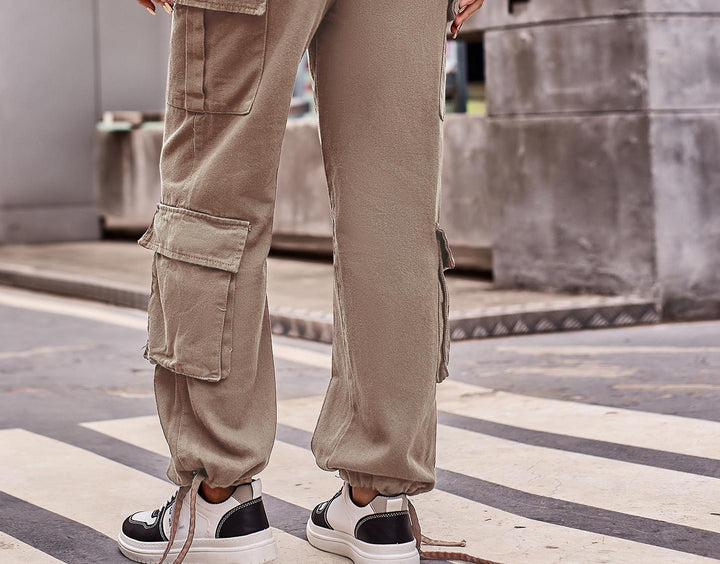 Women's cargo pants with an innovative cut and practical pockets Lune London