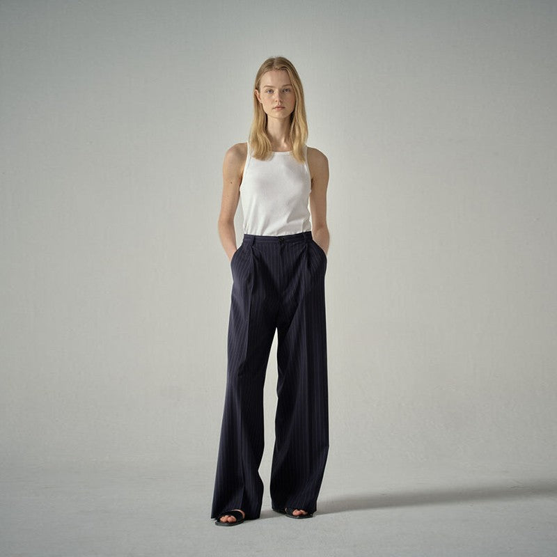 Pantalons en tissu élégants pour femmes avec des jambes larges et des rayures Chic & Stil