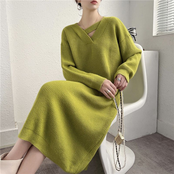 Robe en tricot pour femmes avec décolleté en V profond et coupe décontractée Chic & Stil