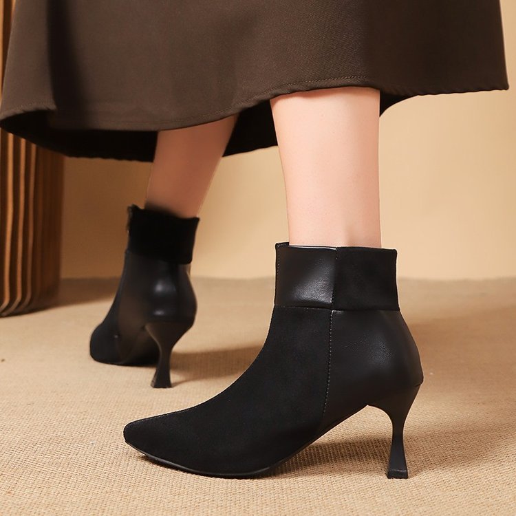 Ladies Elegant Boot with a Chic Block Heel and Fashionable Lune London