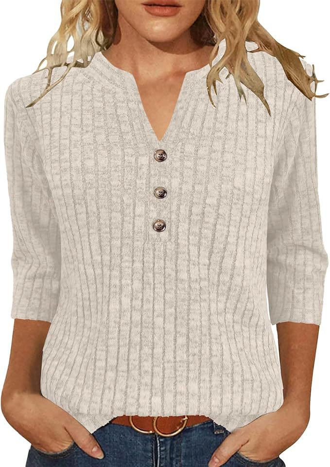 Pull en tricot féminin avec fermeture à boutons décoratifs et motif côtelé moderne Chic & Stil