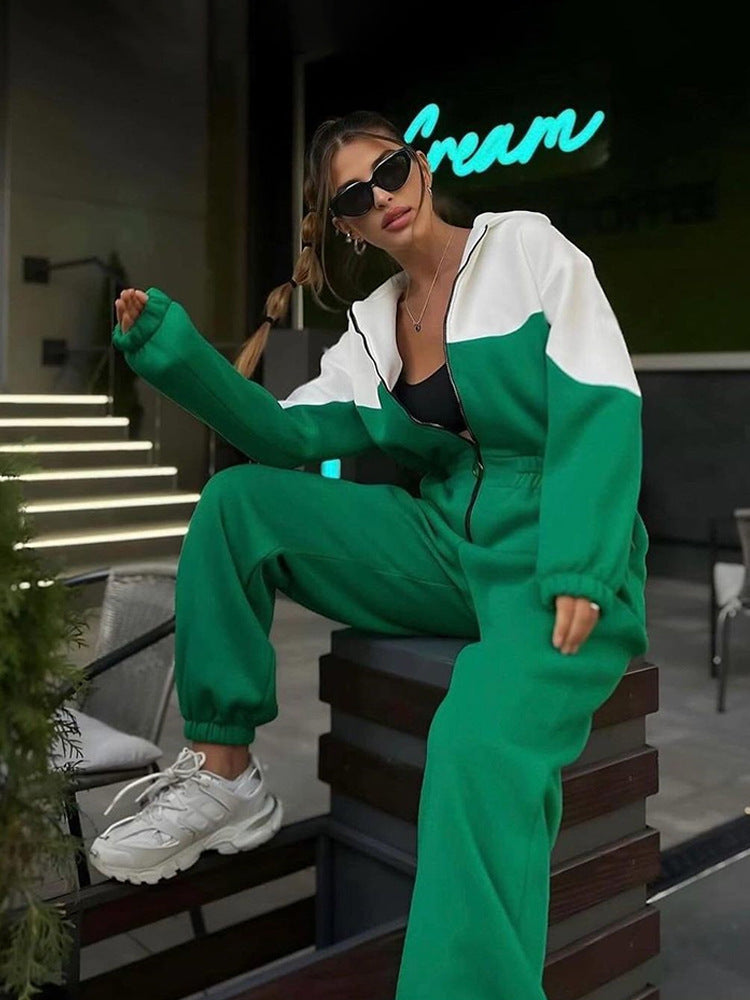 Fleece jacket and sports pants set for women with contrasting inserts Lune London