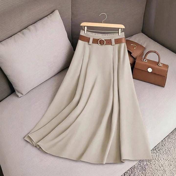 Jupe plissée évasée pour femmes avec application de ceinture élégante Chic & Stil
