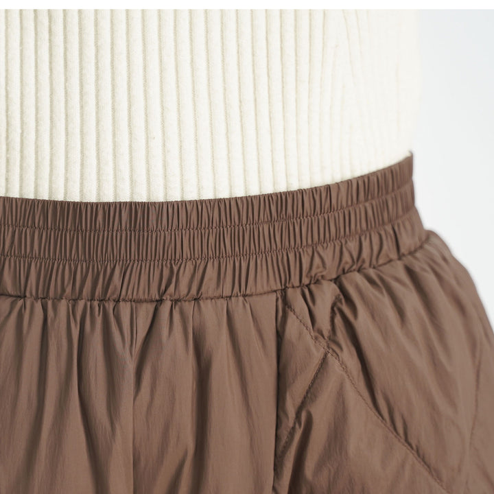 Leisure pants for women lined with elastic waistband and pockets Lune London