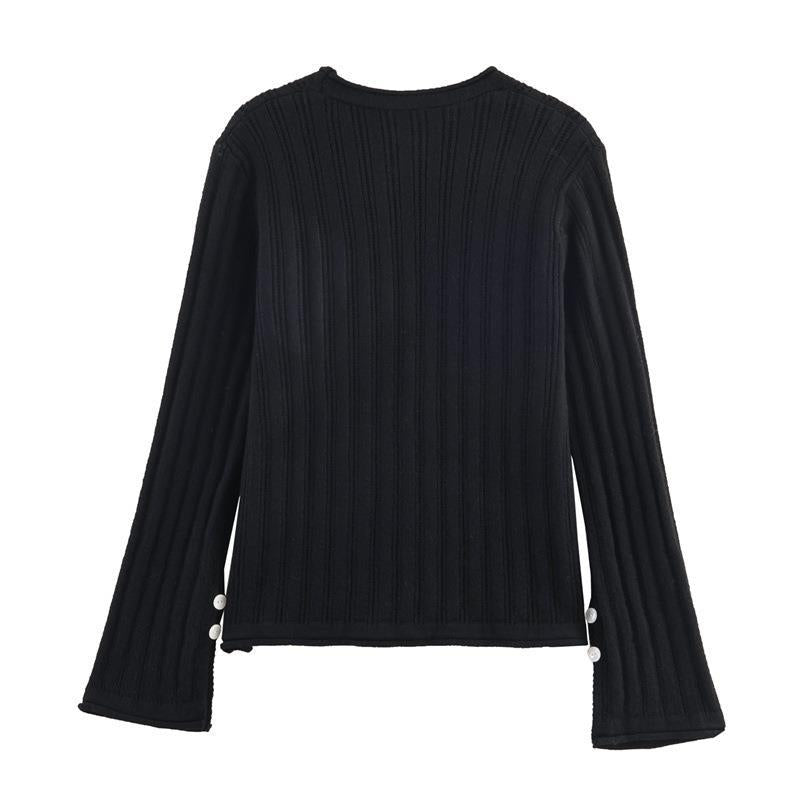 Knit jacket for women with an elegant V-neck and practical buttons Lune London