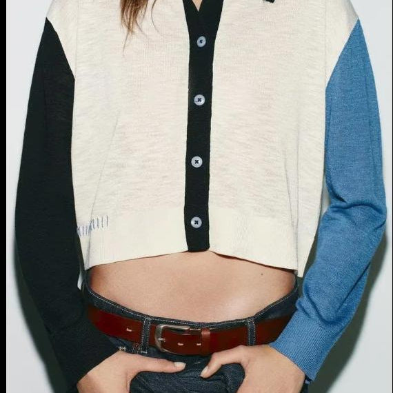 Fashion knit jacket for women with contrasting color sleeves and button closure Lune London