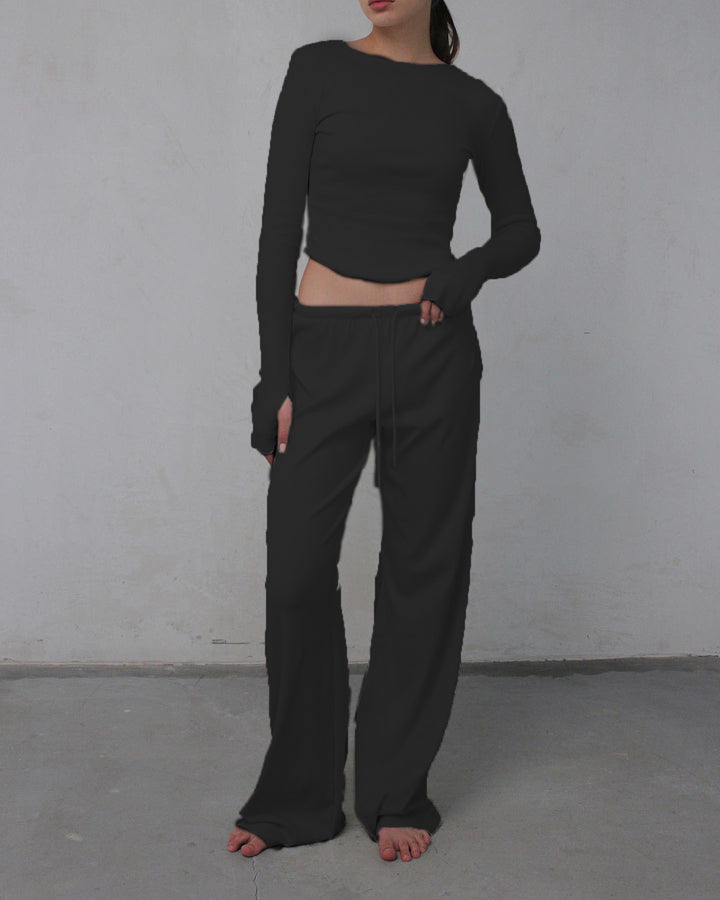Comfortable lounge set for women with long sleeves and a loose fit Lune London