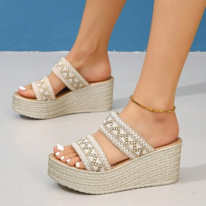 Women's platform sandals with a refined strap design and a soft insole Lune London