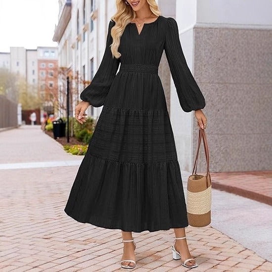 Robe maxi pour femmes avec de magnifiques manches bouffantes et une taille froncée Chic & Stil