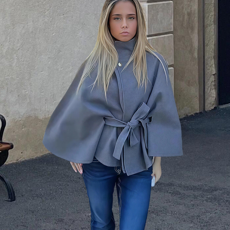 Elegant and versatile ladies cape jacket Lune London
