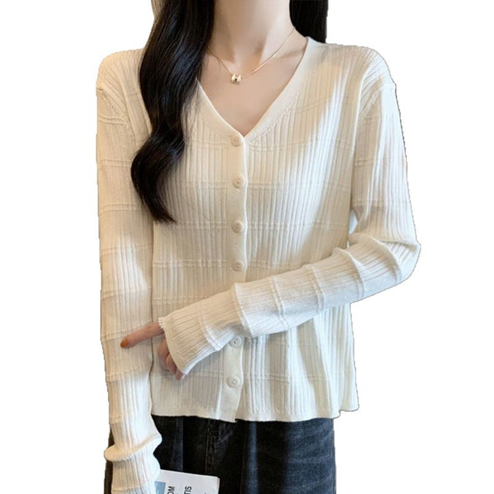 Cardigan pour femmes avec décolleté en V et détails de bouton Chic & Stil