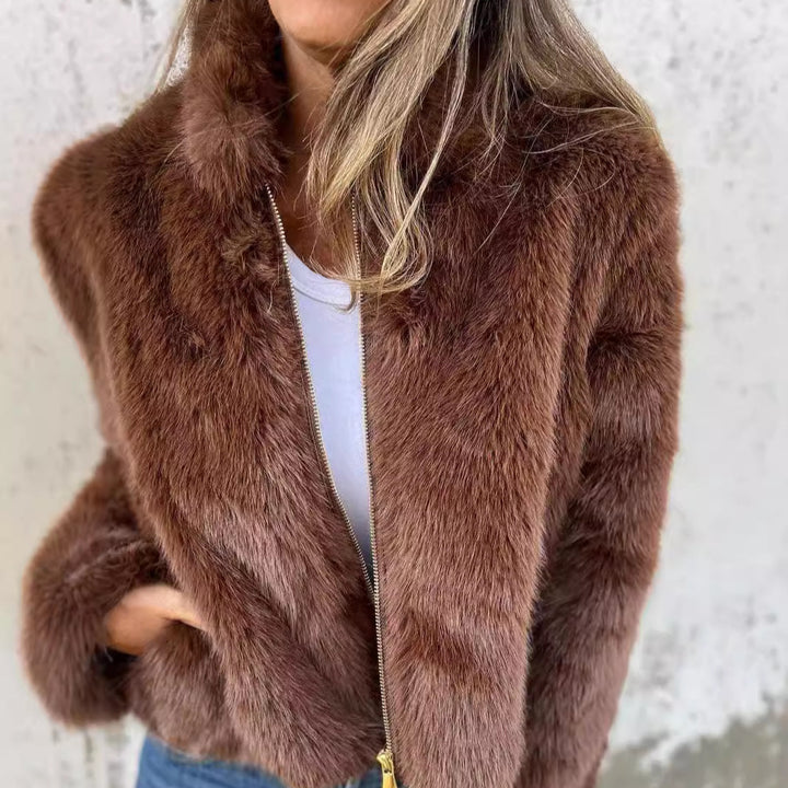 Ladies cozy and fashionable fleece jacket with high collar and zipper Lune London
