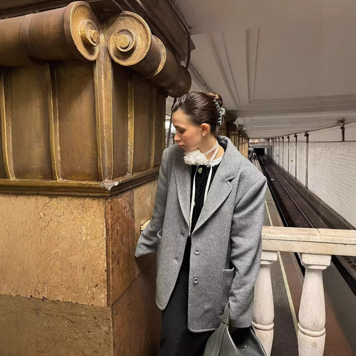 Veste élégante pour femmes avec poches appliquées et tissu de haute qualité Lune London