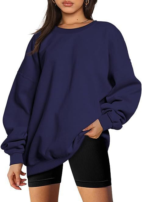 Oversized women's sweatshirt with simple sleeves Chic and Style