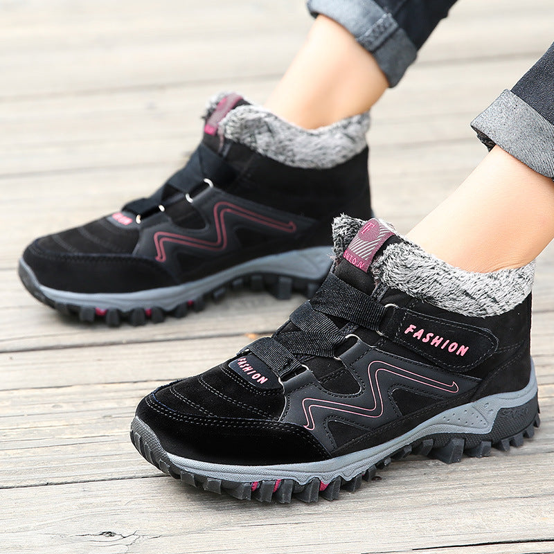Women’s hiking boots with insulating lining and non-slip sole Lune London