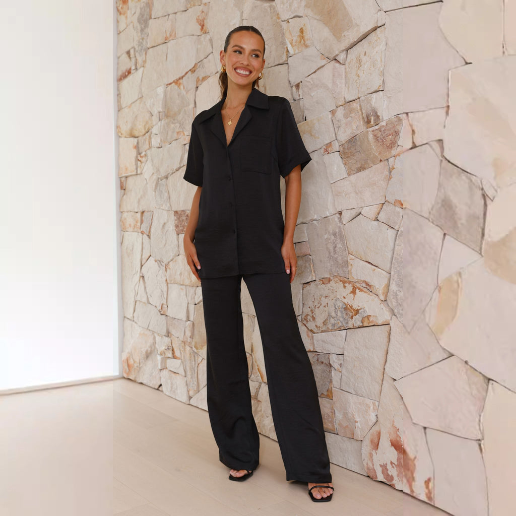 Satin pajama set for women with elegant short sleeve blouse and loose pants Chic & Stil
