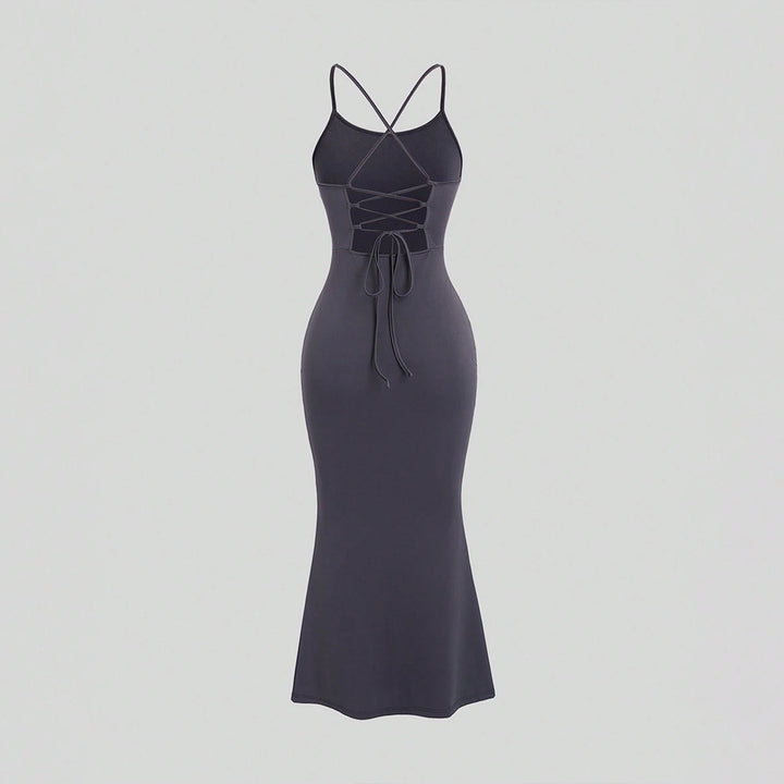 Robe en dentelle à manches longues pour femmes avec coupe près du corps et lacets décoratifs Chic & Stil