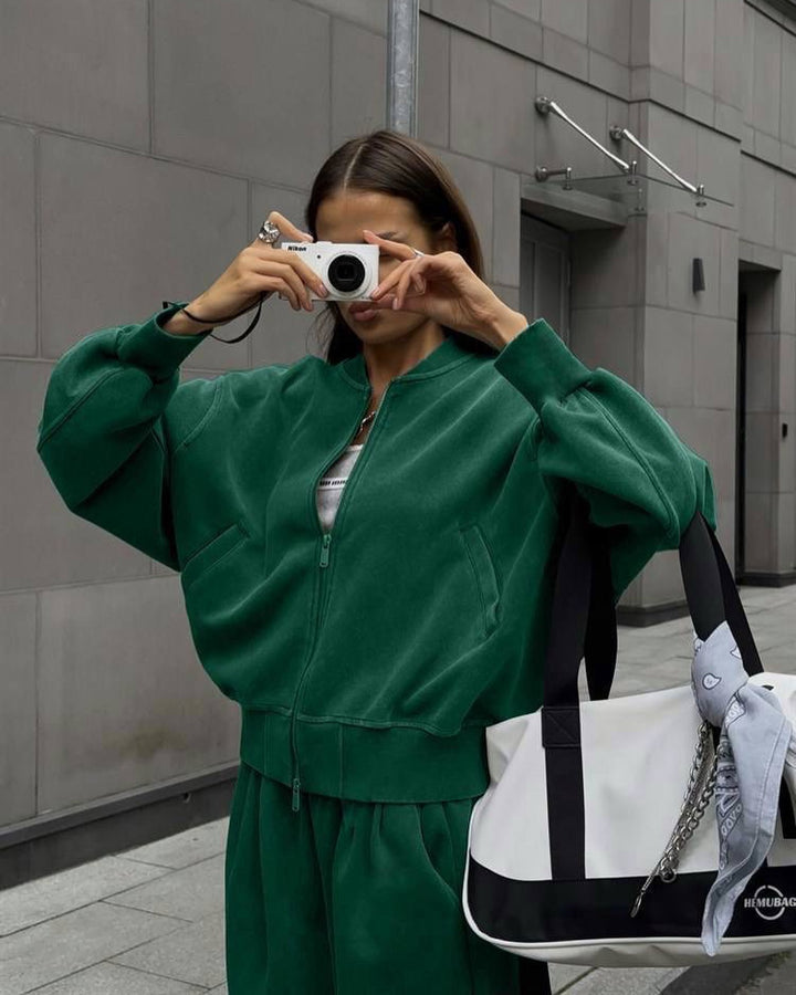 Casual outfit for women with wide pants and sporty jacket Lune London