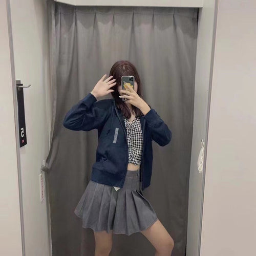 Veste à capuchon décontractée pour femmes avec coupe sportive Chic & Stil