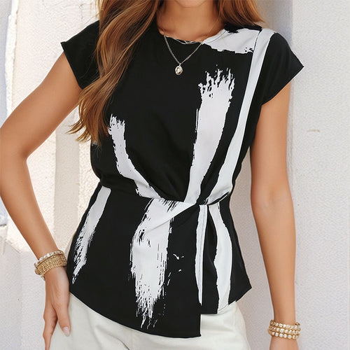 Woman Top with abstract print stylish Lune London