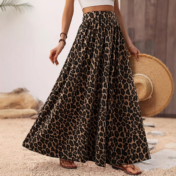 Women's maxi skirt with elastic waistband and eye-catching leopard print Lune London
