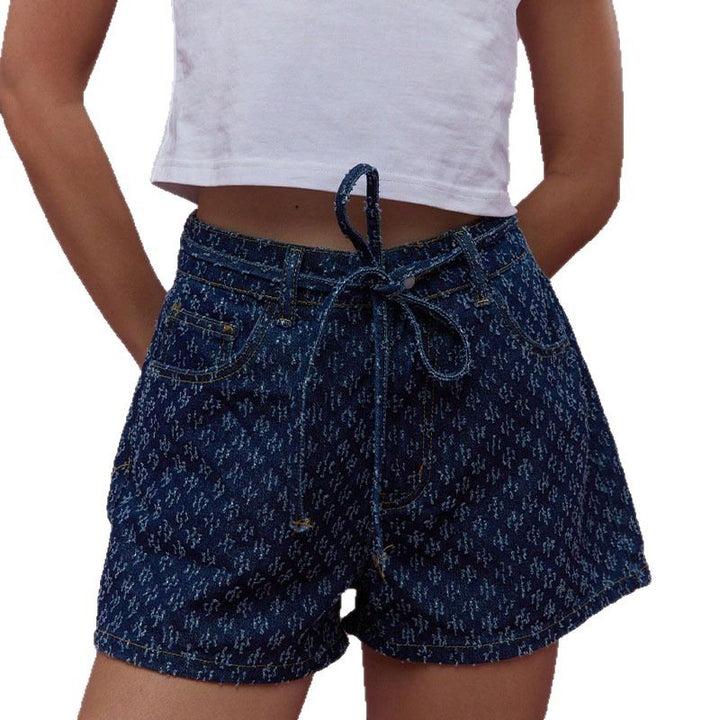 Shorts en denim pour femmes avec taille ajustable et coupe décontractée Chic & Stil