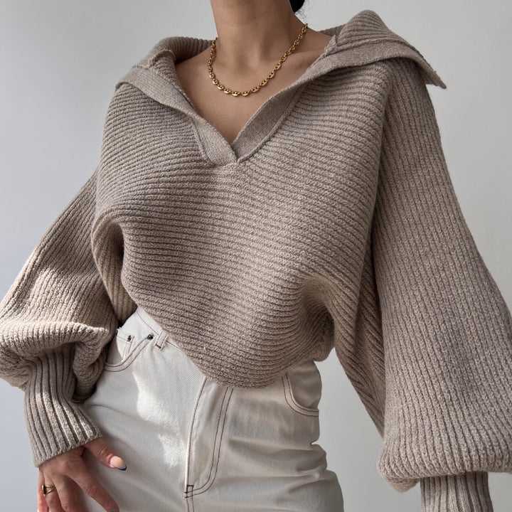Thick knitted sweater for women with oversized cut and V-neck Lune London