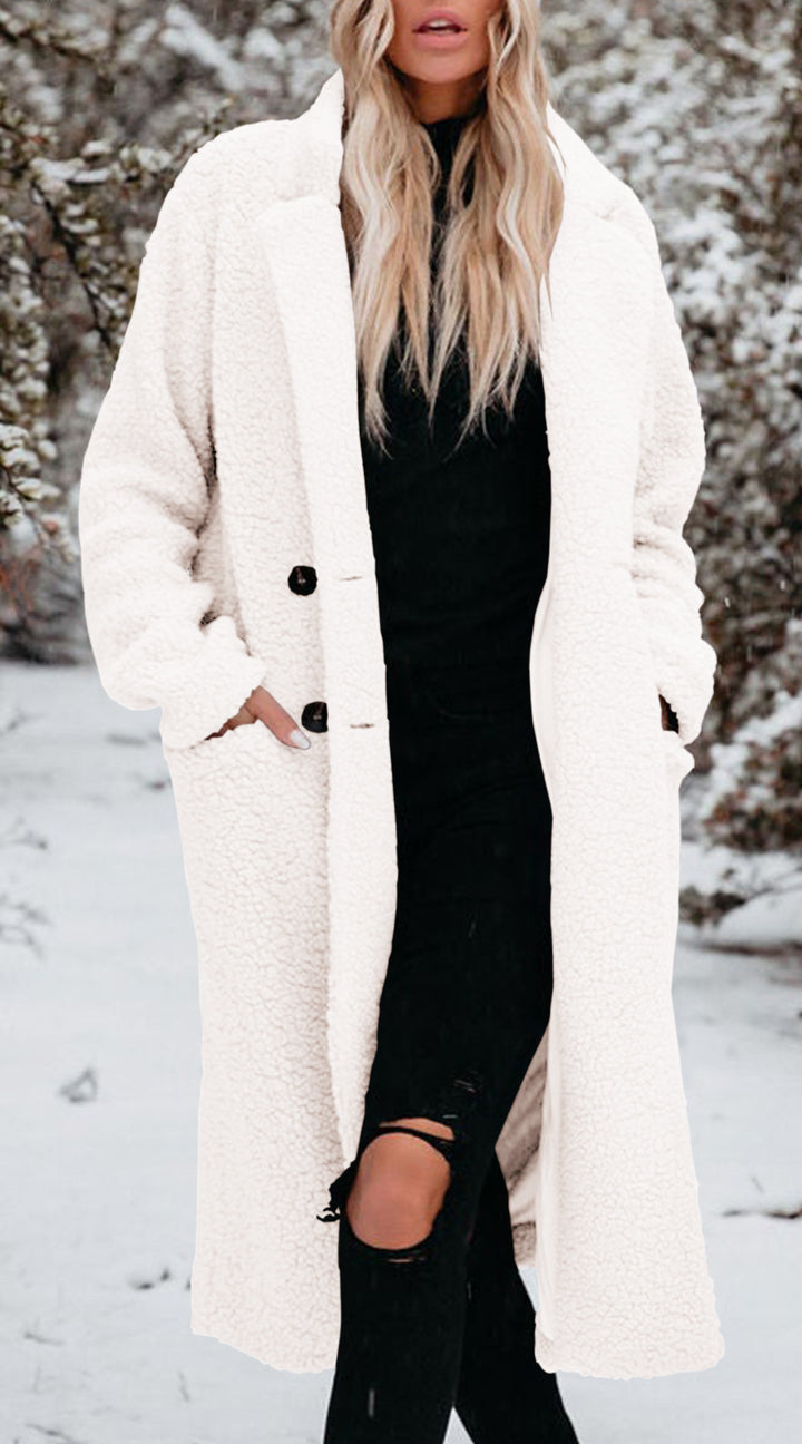 Ladies oversized teddy coat with button closure and practical pockets Lune London