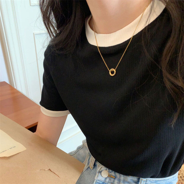 Women's short-sleeve shirt with fashionable contrast collar and casual cut