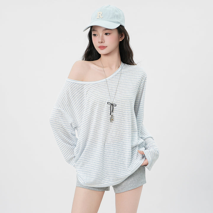 Women's casual long sleeve t-shirt with asymmetrical design Chic & Stil