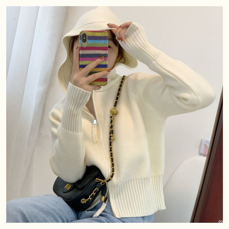 Hoodie pour femmes avec fermeture éclair moderne et coupe ajustée Chic & Stil