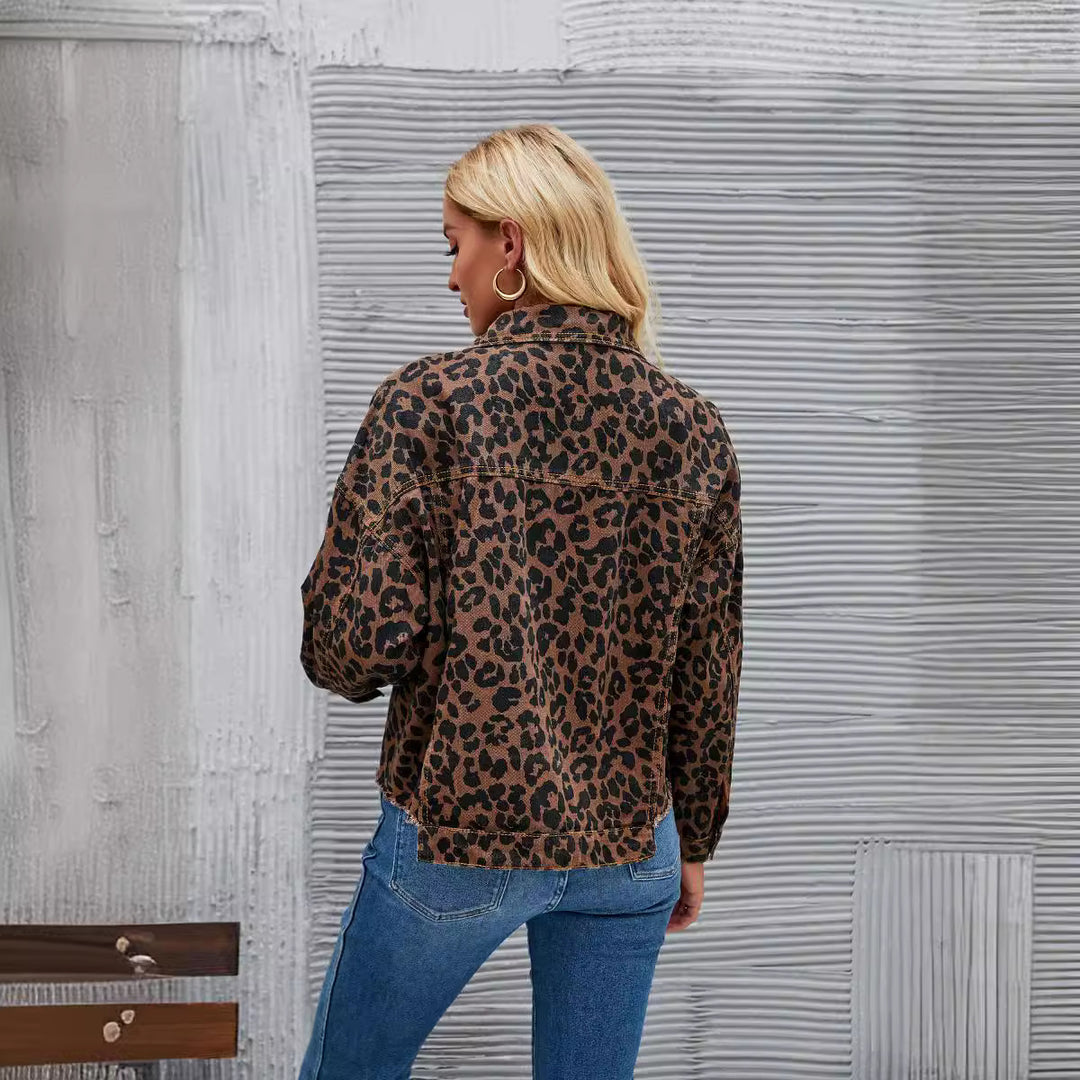 Women's denim jacket with trendy leopard print Chic & Stil