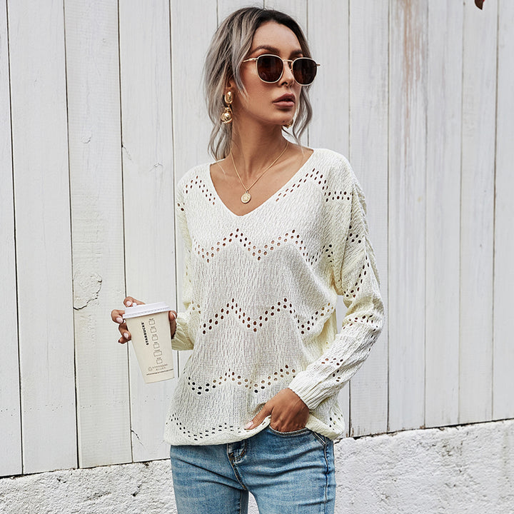 Women casual knit V-neck sweater with airy structure Lune London