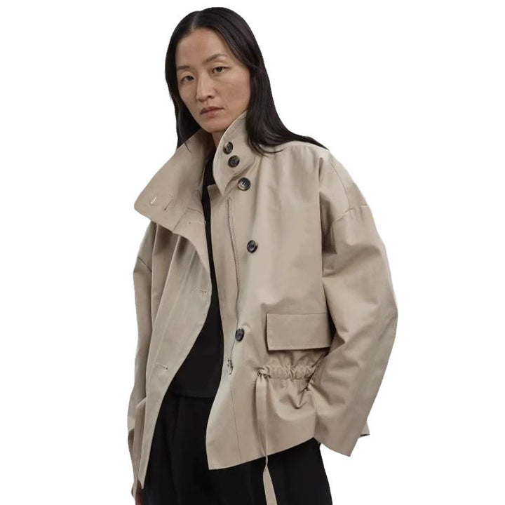 Veste de transition stylée pour femme avec ceinture et col montant Chic & Stil