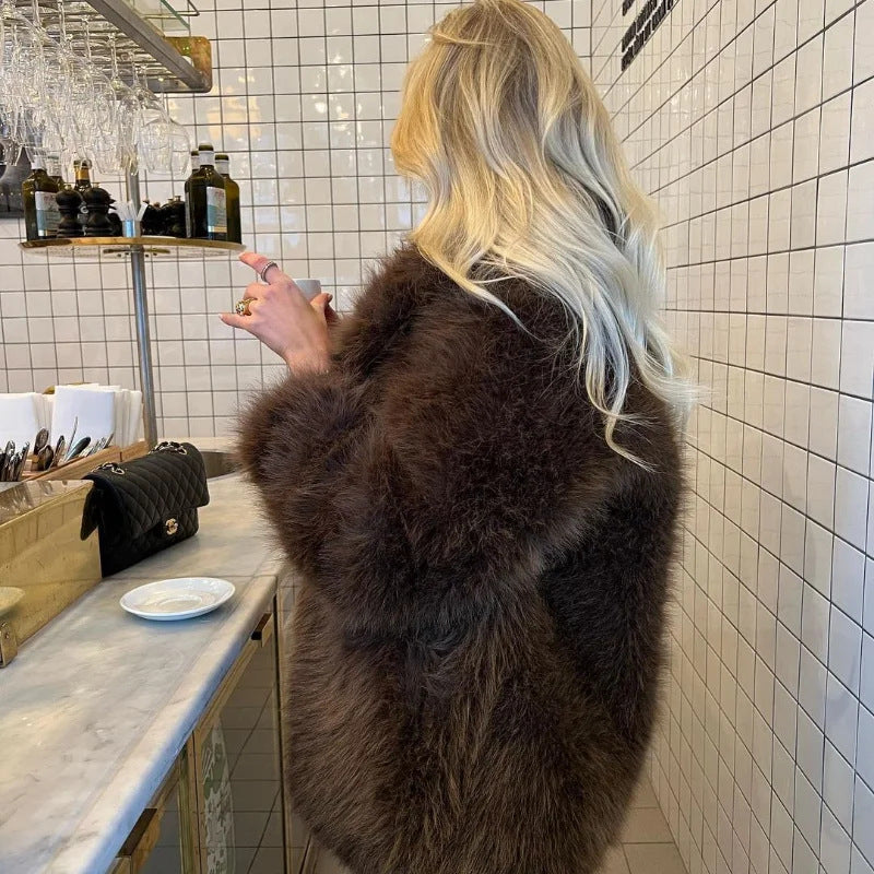 Veste en fausse fourrure de luxe pour femmes avec des manches volumineuses Chic & Stil