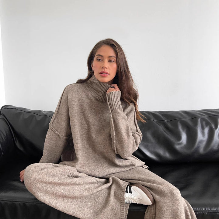 Ladies oversized sweater with high collar and soft material Lune London