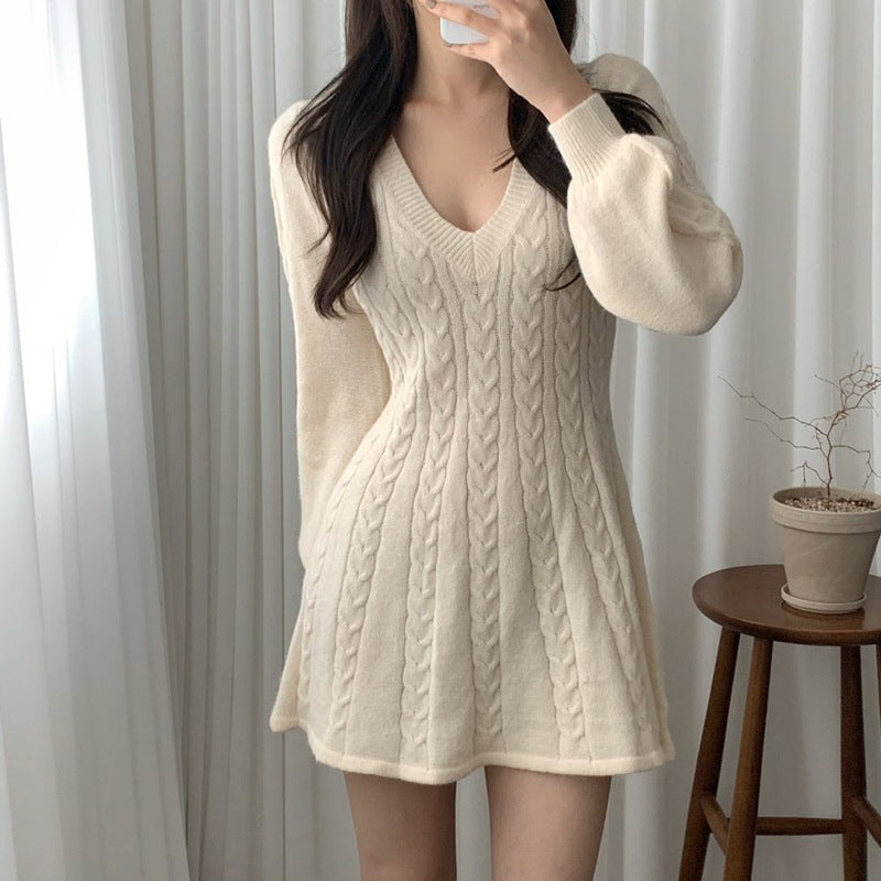 Robe tricotée pour femmes avec décolleté en V et motif en relief Chic & Stil